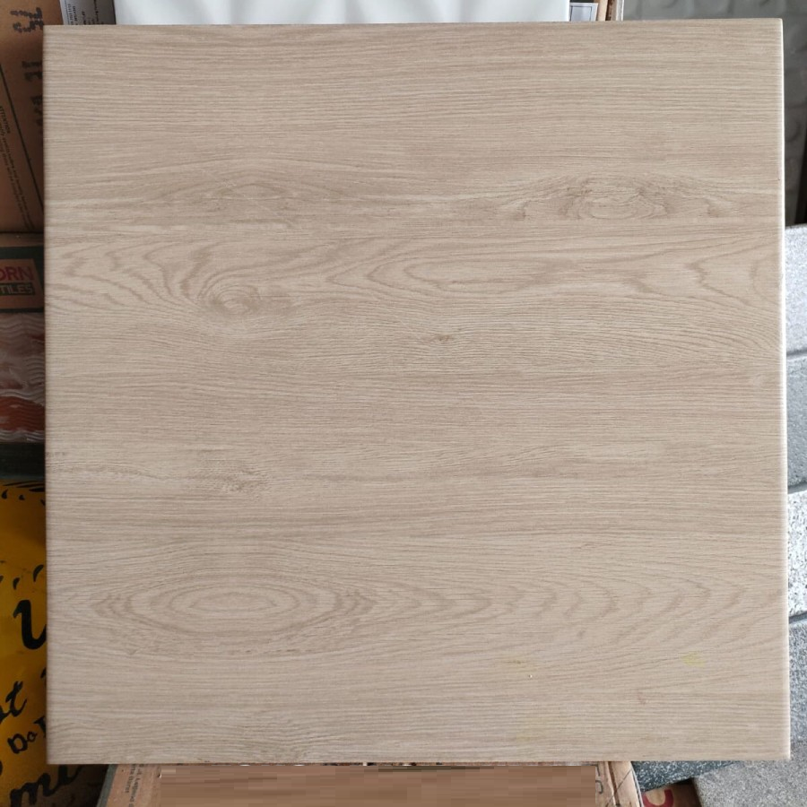 Keramik Motif Kayu (KIA)